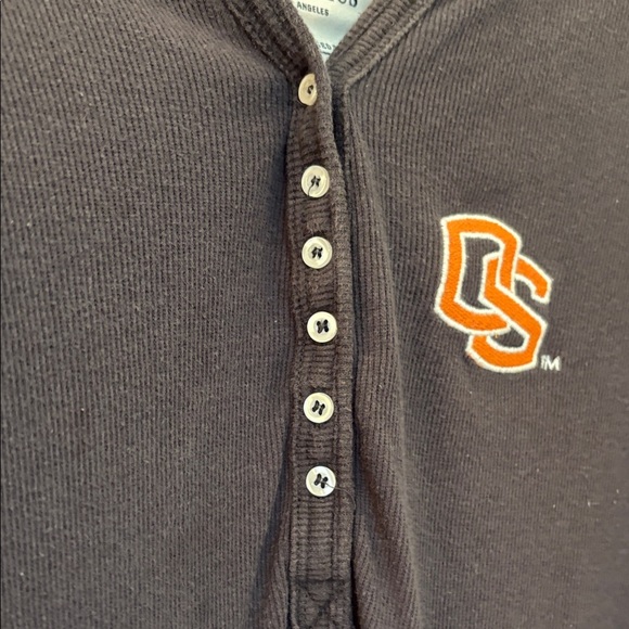Colosseum Black Oregon State University Hoodie with Orange Emblem - Picture 5 of 9